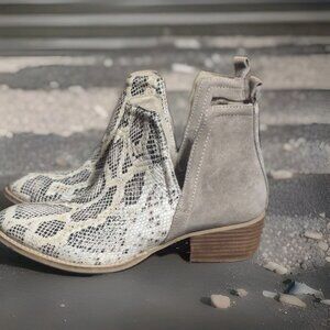 Diba True Beige Suede Leather Snakeskin Ankle Boots Women's Sz 9